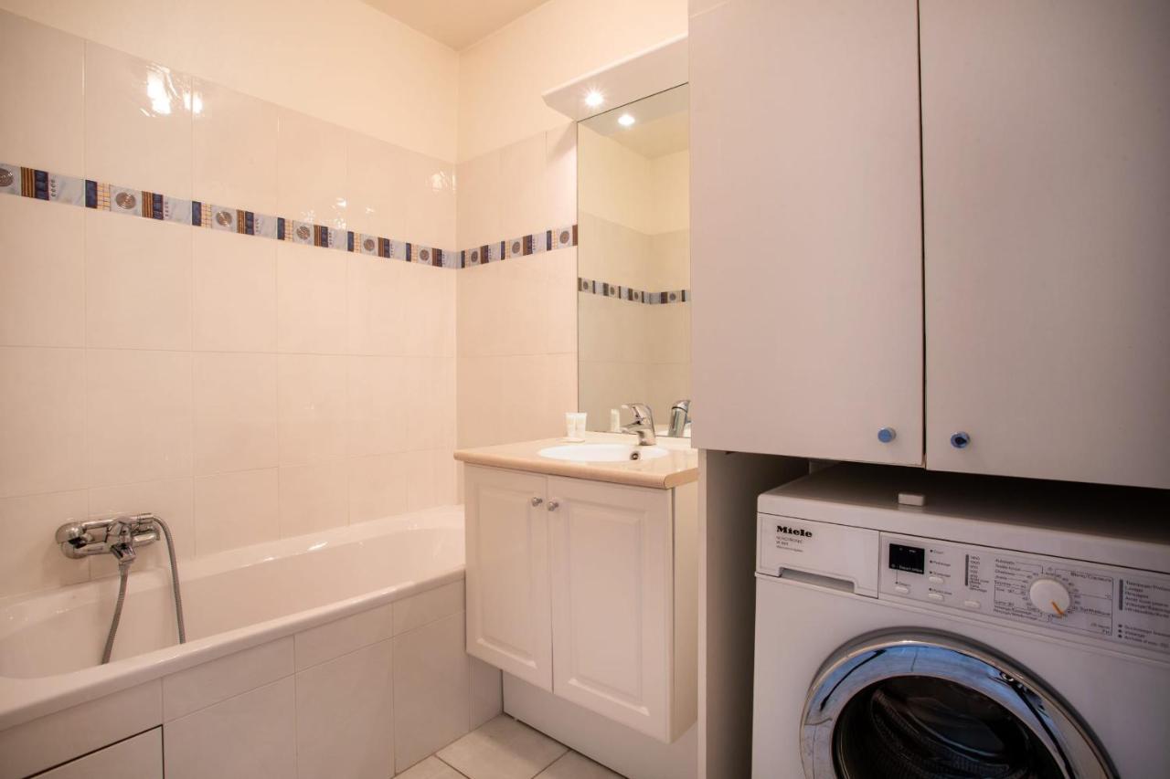 Apartment With Sea View With Two Bedrooms ニース エクステリア 写真